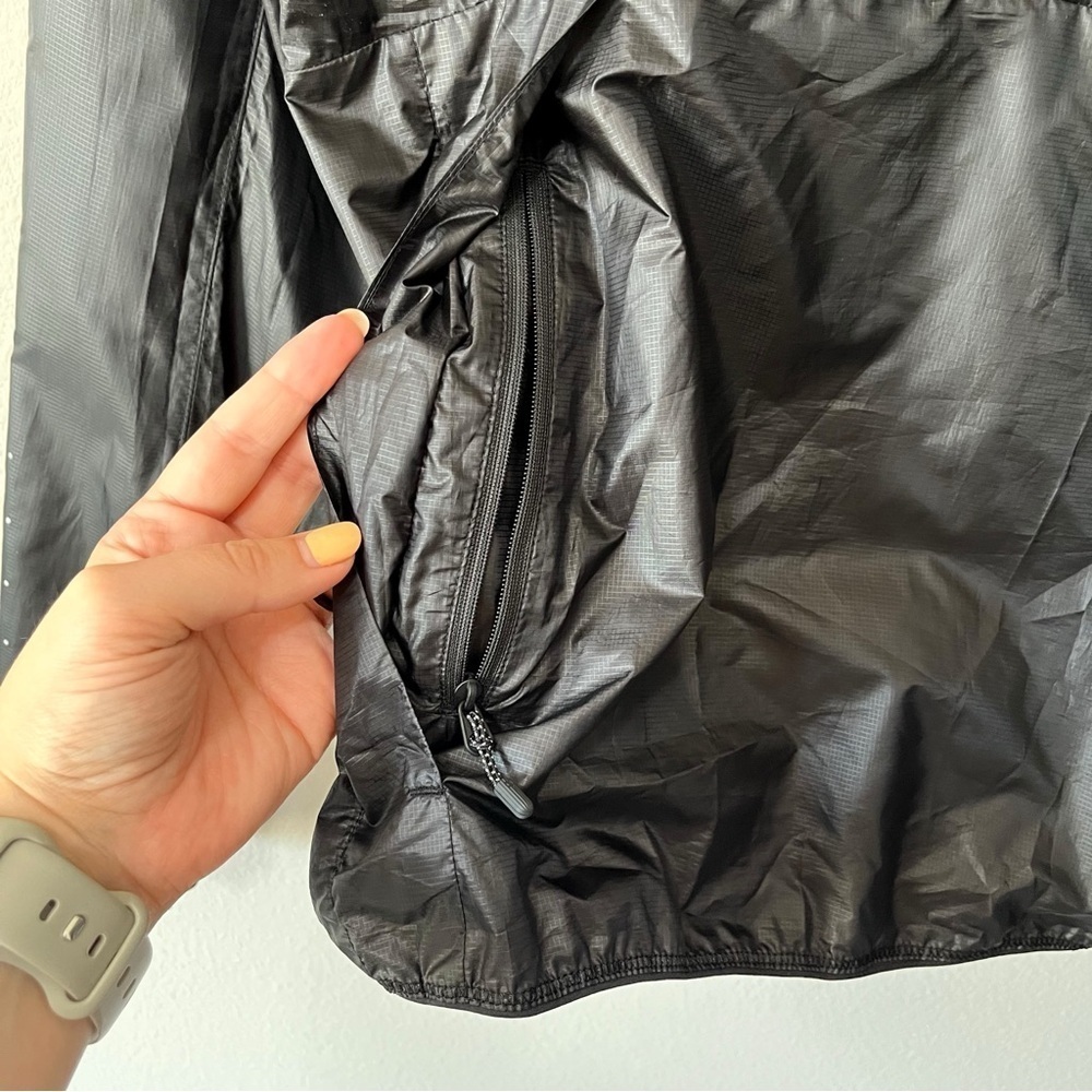 Lululemon Women's Run With It Jacket Black Size 6 Windbreaker Water Resistant - Picture 7 of 12